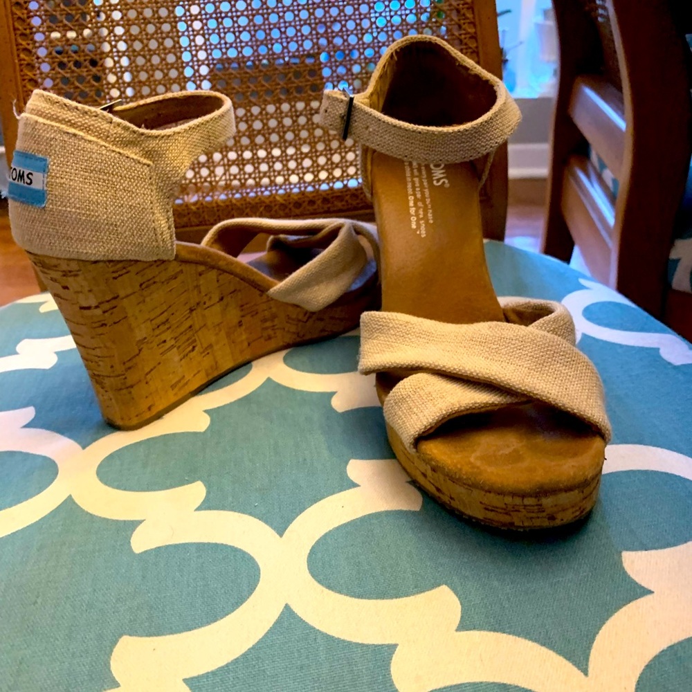 Toms wedges